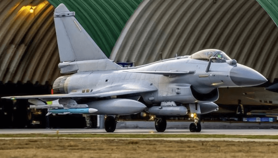 Trung Quốc lần đầu tiên cung cấp chiến đấu cơ cho Indonesia | Vietnam Fraternité