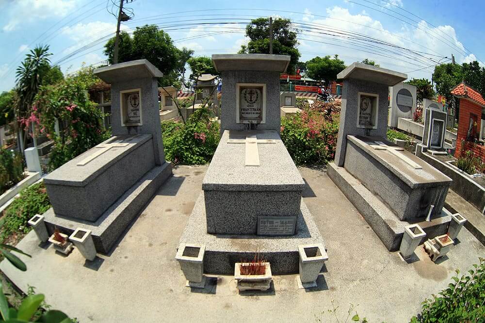 Mộ hai anh em Ngô Đình Diệm được cãi táng tại Nghĩa trang Lái Thiêu B | Vietnam Fraternité