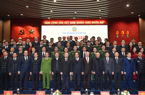 Nguyễn Xuân Phúc muốn giành ngọn cờ chống tham nhũng và qui hoạch cán bộ | Vietnam Fraternité