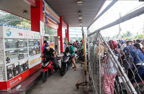 Rối loạn xăng dầu : chính quyền trút hết lên đầu dân | Vietnam Fraternité
