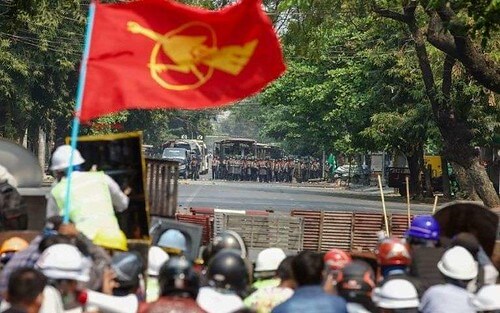 Quân phiệt Miến thẳng tay tàn sát Cuộc cách mạng "ba ngón tay" | Vietnam Fraternité