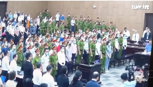 ‘Chuyến bay giải cứu’, cuộc mặc cả trước công đường | Vietnam Fraternité