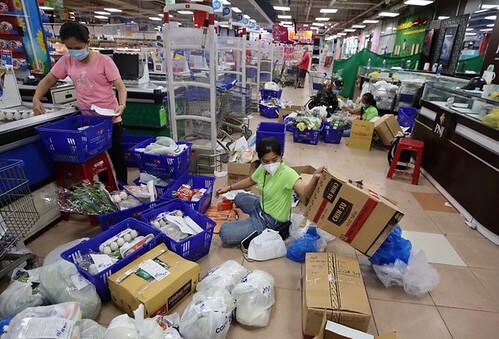 Chống đại dịch, chính quyền tung "bom nghi vấn", quân đội tranh thủ lòng dân | Vietnam Fraternité
