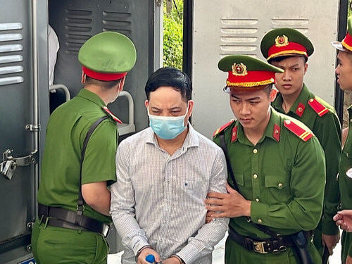 Nhìn lại ‘tấn trò đời’ ‘chuyến bay giải cứu’ | Vietnam Fraternité