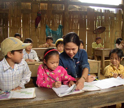 Có Ngày Nhà Giáo, thầy cô được và mất gì ? | Vietnam Fraternité