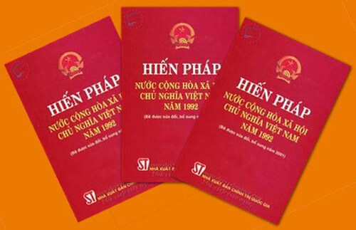 "Hiến pháp" trước vành móng ngựa | Vietnam Fraternité