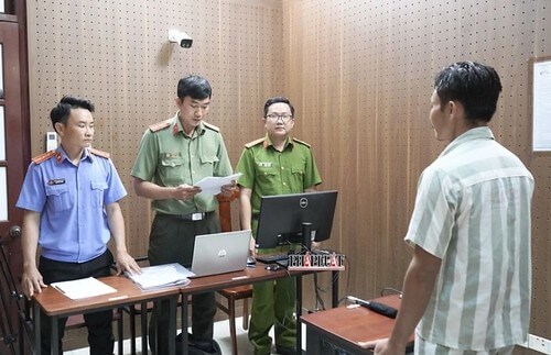 Cái nhếch mép im lặng của Lê Thanh Nhất Nguyên | Vietnam Fraternité