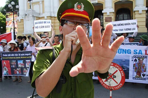 Hoa Kỳ có đang bất chấp nhân quyền để cải thiện quan hệ với Việt Nam ? | Vietnam Fraternité