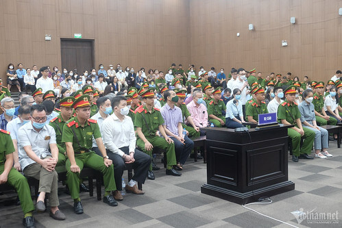 Vụ án "Chuyến bay giải cứu" để lộ nhiều ung nhọt trong guồng máy nhà nước | Vietnam Fraternité
