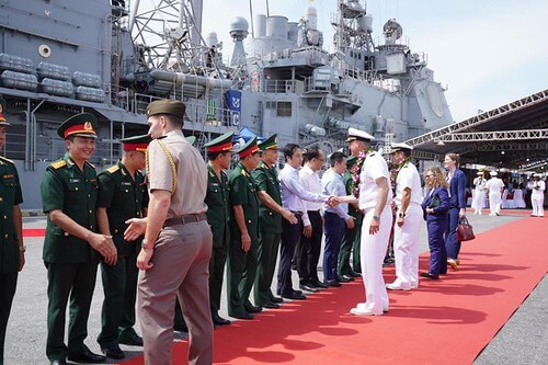 Tàu sân bay USS Ronald Reagan thăm Việt Nam | Vietnam Fraternité