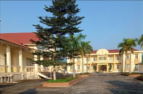 Ném tiền qua cửa sổ : Việt Nam tuy nghèo nhưng thích chơi sang | Vietnam Fraternité