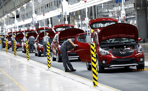 Nhiều Facebooker bị khóa tài khoản do "đụng" đến Vingroup ? | Vietnam Fraternité