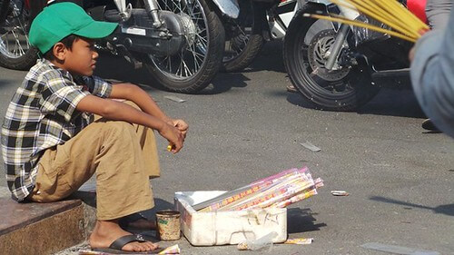 Những đứa trẻ rời quê hương đi tìm cuộc mưu sinh | Vietnam Fraternité