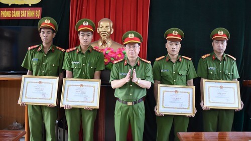 Chủ trương 100% Giám đốc Công an không phải người địa phương : Ai hưởng lợi ? | Vietnam Fraternité