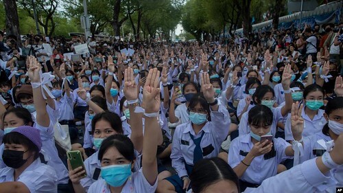 Dân chủ là con đường rất dài | Vietnam Fraternité