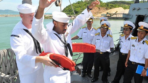 Sách trắng quốc phòng Việt Nam 2019 : Cảnh cáo Bắc Kinh, để ngỏ với Mỹ | Vietnam Fraternité