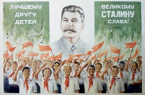 Sùng bái lãnh tụ, hiện tượng thế kỷ tại Mỹ | Vietnam Fraternité