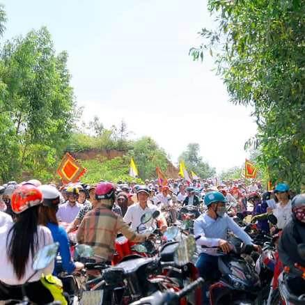 Quảng Bình : Hàng trăm người dân tập trung phản đối dự án đập Rào Nan | Vietnam Fraternité