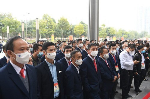 Xử lý bệnh sợ trách nhiệm bằng "tạm đình chỉ công tác" ! | Vietnam Fraternité