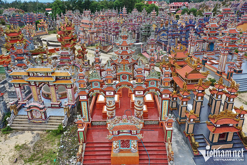 U mê đầu tư vào quá khứ, rẻ rúng tương lai | Vietnam Fraternité