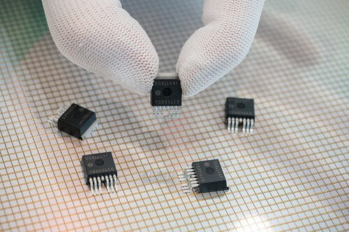 Việt Nam sẽ đào tạo 1.300 giảng viên ngành bán dẫn, mục tiêu xa vời ! | Vietnam Fraternité