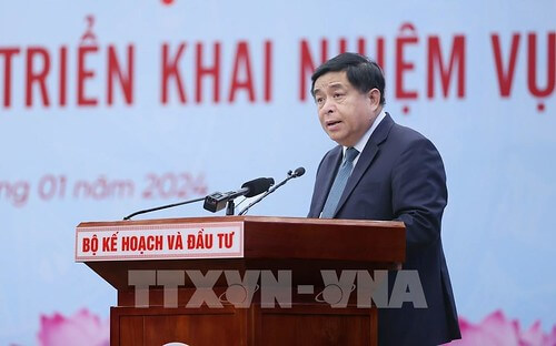 Kinh tế Việt Nam nhiều khó khăn hơn thuận lợi trong năm 2024 | Vietnam Fraternité
