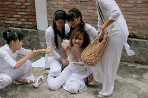 Việt Nam "bất lực" trước nạn bạo lực học đường ? | Vietnam Fraternité