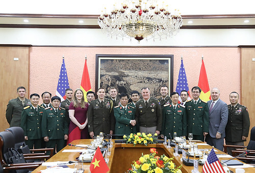 Tư lệnh Lục quân Thái Bình Dương của Mỹ thăm Việt Nam | Vietnam Fraternité