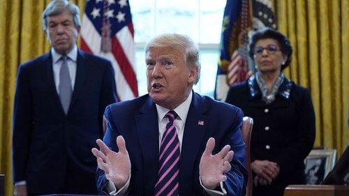 Những tuyên bố ngớ ngẩn, giết người của Tổng thống Trump | Vietnam Fraternité