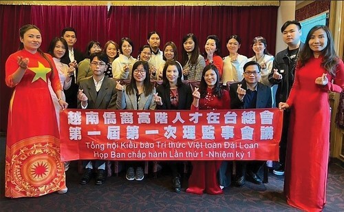 Tại sao trí thức Việt kiều không về giúp nước ? | Vietnam Fraternité