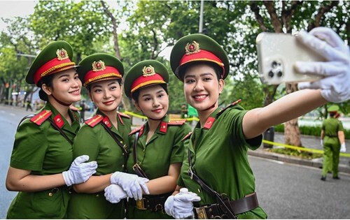 Thanh niên trong lực lượng công an và quân đội lung lay | Vietnam Fraternité