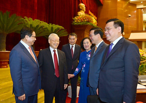 Tham nhũng, suy thoái và Biển Đông | Vietnam Fraternité