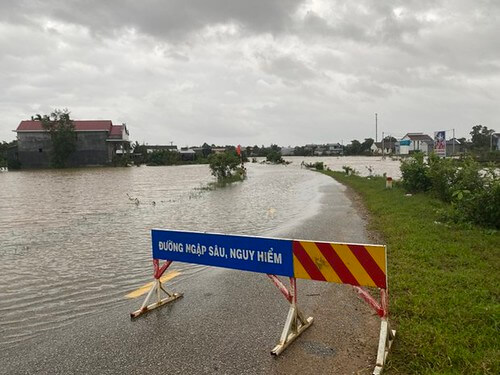 Việt Nam : xả lũ gây ngập, du học sang Mỹ, trái cây Trung Quốc | Vietnam Fraternité
