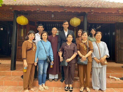 Cấm sư chỉ trích chế độ, sử dụng cao tốc phải trả tiền | Vietnam Fraternité