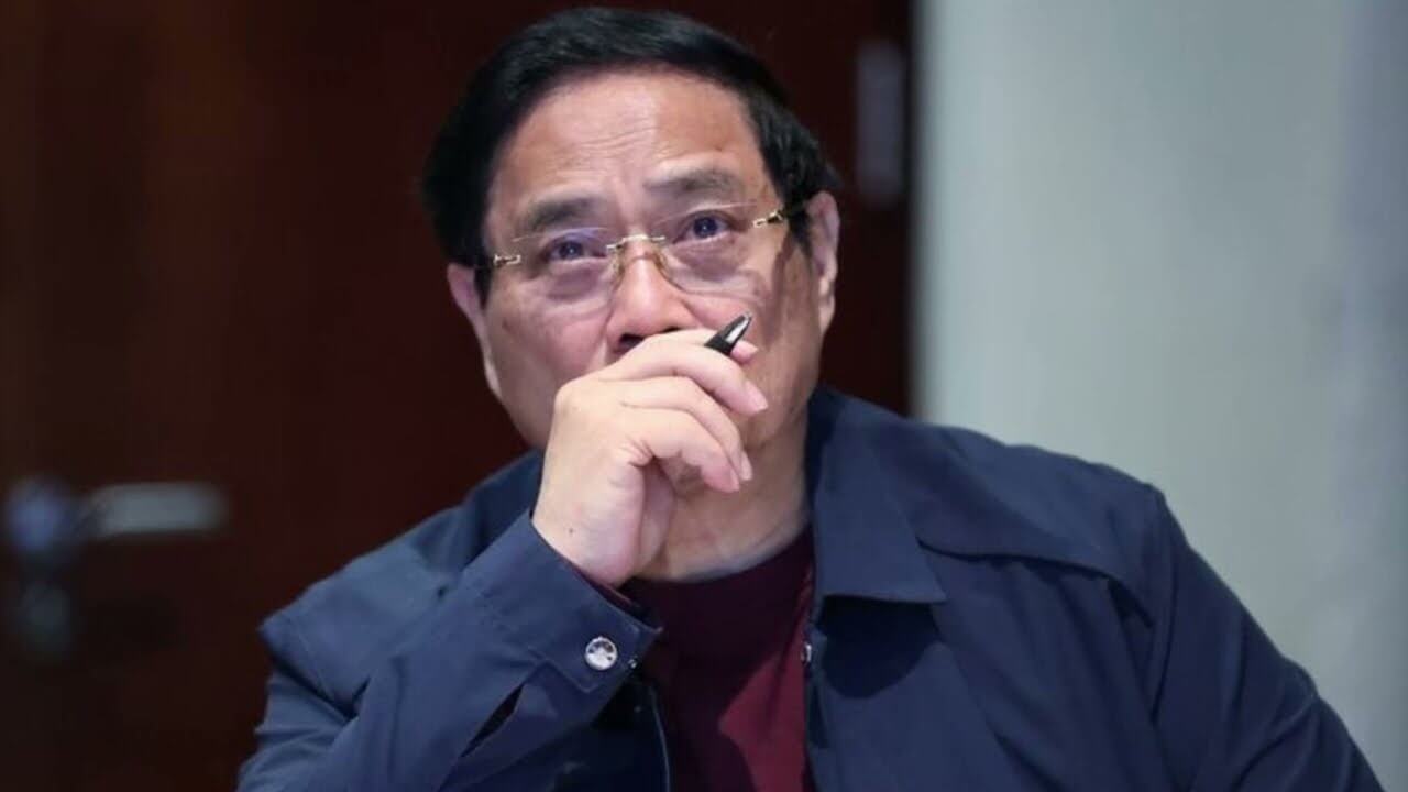 Từ Nam Phi, TT Phạm Minh Chính ngóng về miền Trung rưng rưng nước mắt!