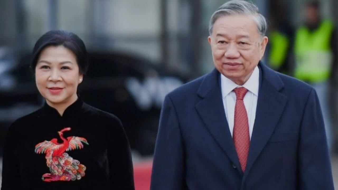 Phu nhân và Phu quân Lâm Ly lại lên đường! Trong sáng như gương, sắc bén như gươm!