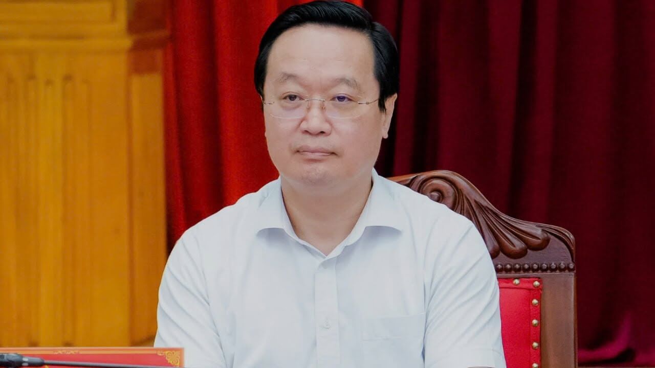 CT Hà Nội Đức Trung bị chơi đểu, nhập viện 3 ngày vì quá sốc! Tương lai như đời chị Dậu!