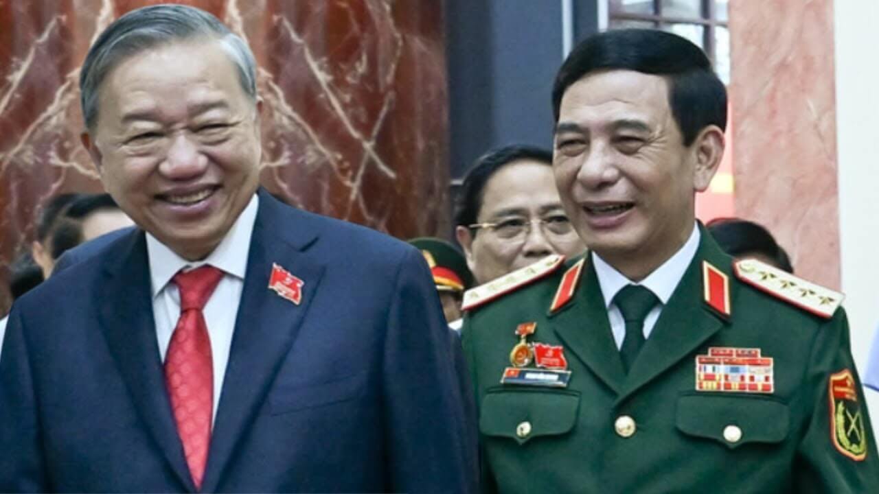 Tồn tại hay Không tồn tại? Áo xanh và Áo vàng ở Hội nghị TW14 có Đoàn kết không?