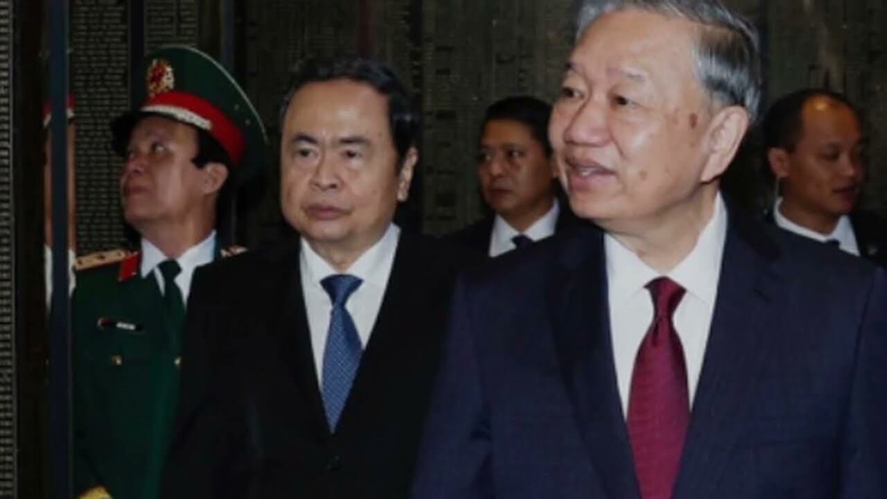 Choáng váng lý do trì hoãn Hội nghị TƯ 15! tất cả rối như canh hẹ!