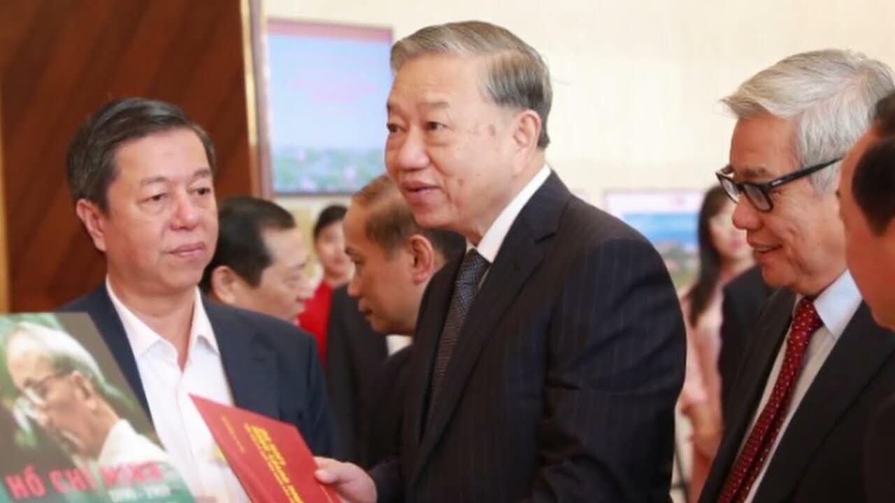 Rừng xanh cảnh báo liên tục! Vì sao ô Chính ô Tú không hề lo sợ?