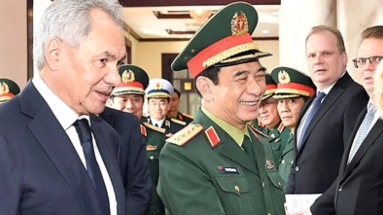 Nga & Ấn Độ tiếp sức cho VN trên biển Đông! Trung Quốc toát mồ hôi!