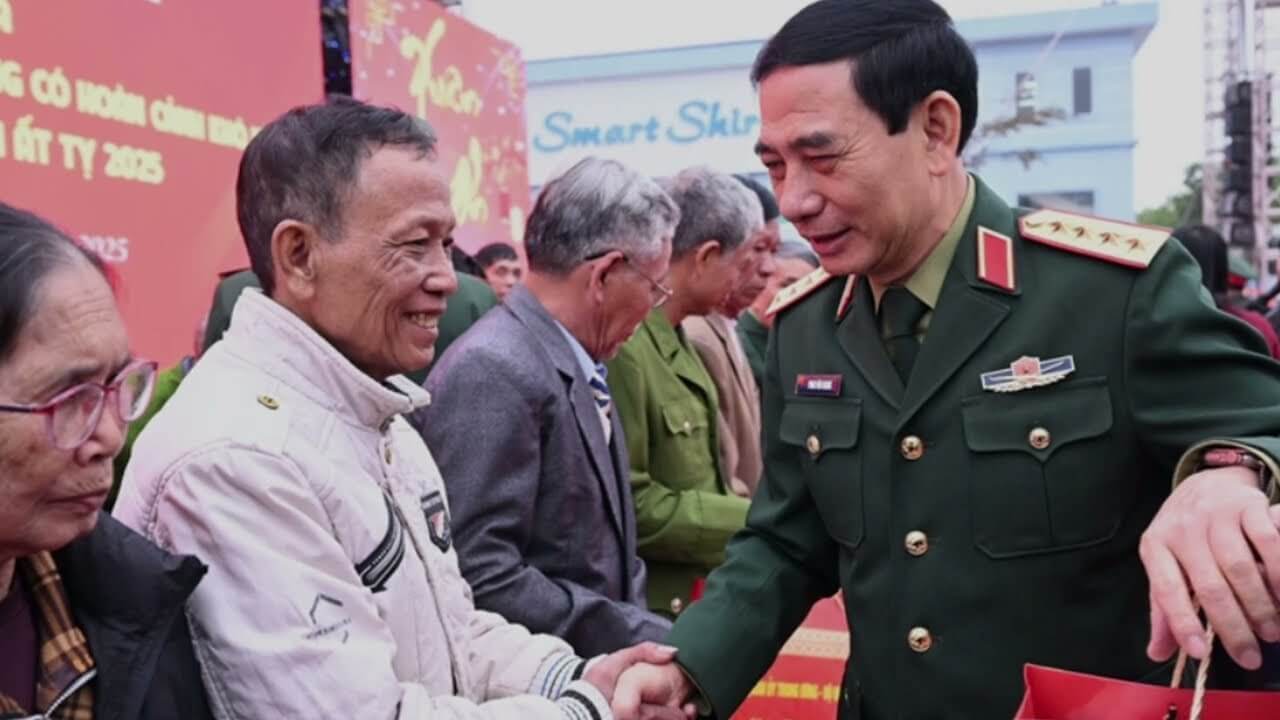 Đại tướng Giang gặp khó khăn gì? TBT liên tục cảnh báo!