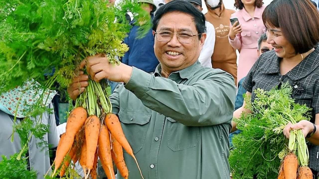 Như Bảy Phúc, TT Chính cao hứng: Lấy nông nghiệp làm trụ đỡ Việt Nam! Đúng không?