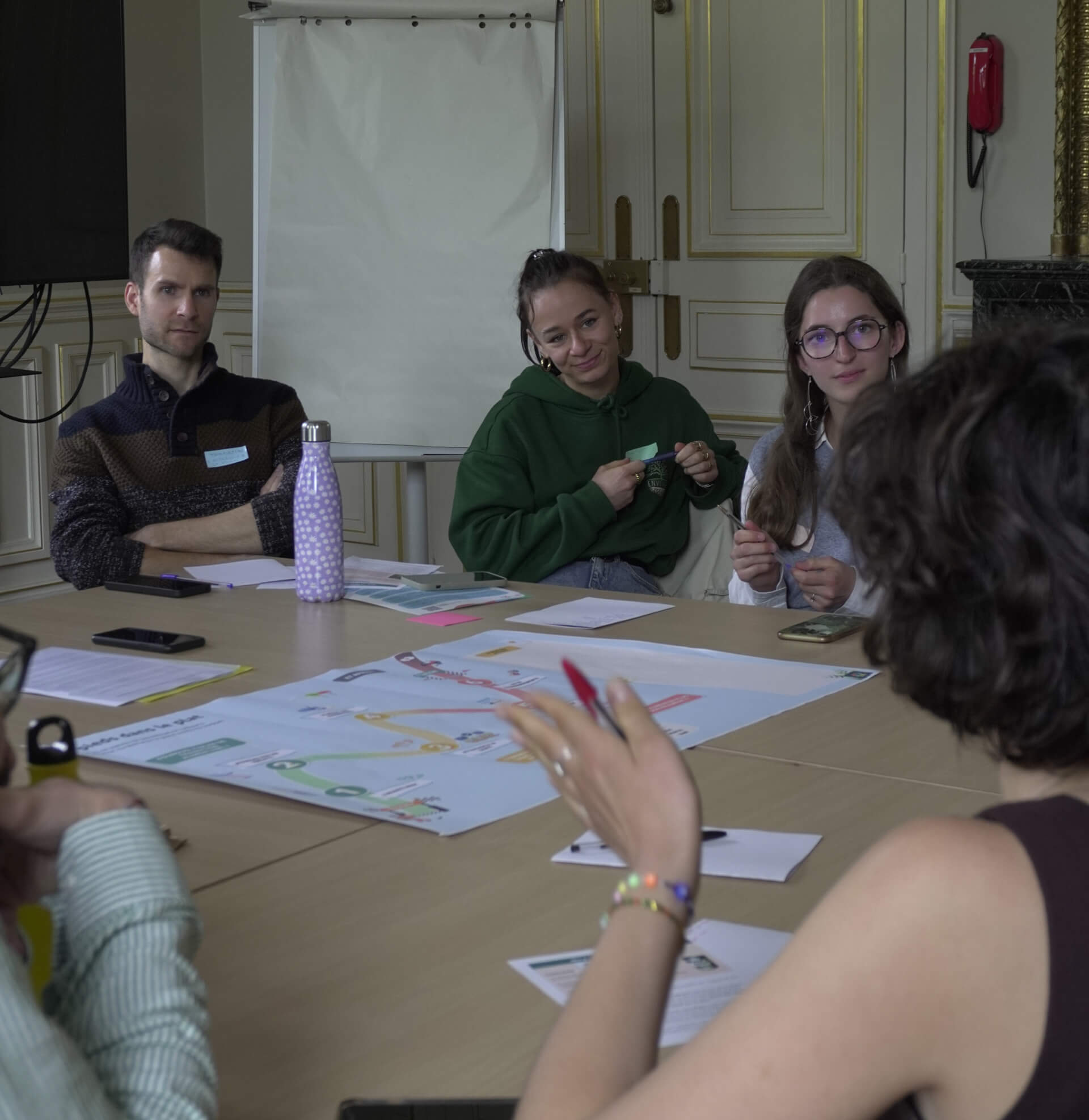 étudiants participant à l'atelier 2030 glorieuses (Crédit photo : Maxence Jakobiac) | RESES