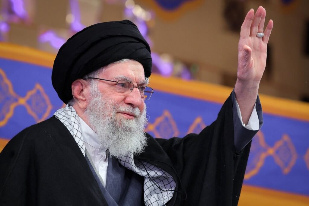 Có thật lãnh tụ tối cao Iran đang tính đường tháo chạy ? | Vietnam Fraternité