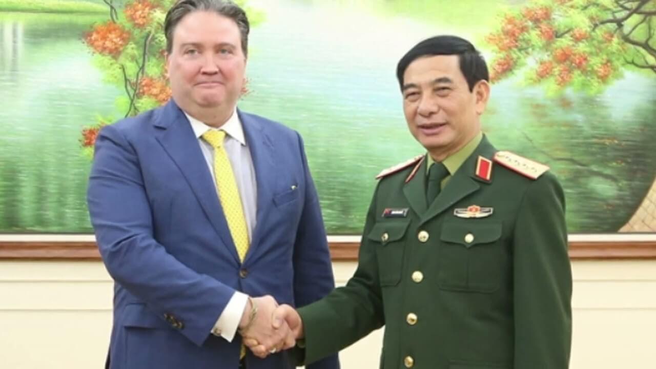 Vì sao Đại sứ Mỹ Knapper chào ô Giang nhưng quên ô Mẫn? Bất ngờ Tân Đại sứ Mỹ!