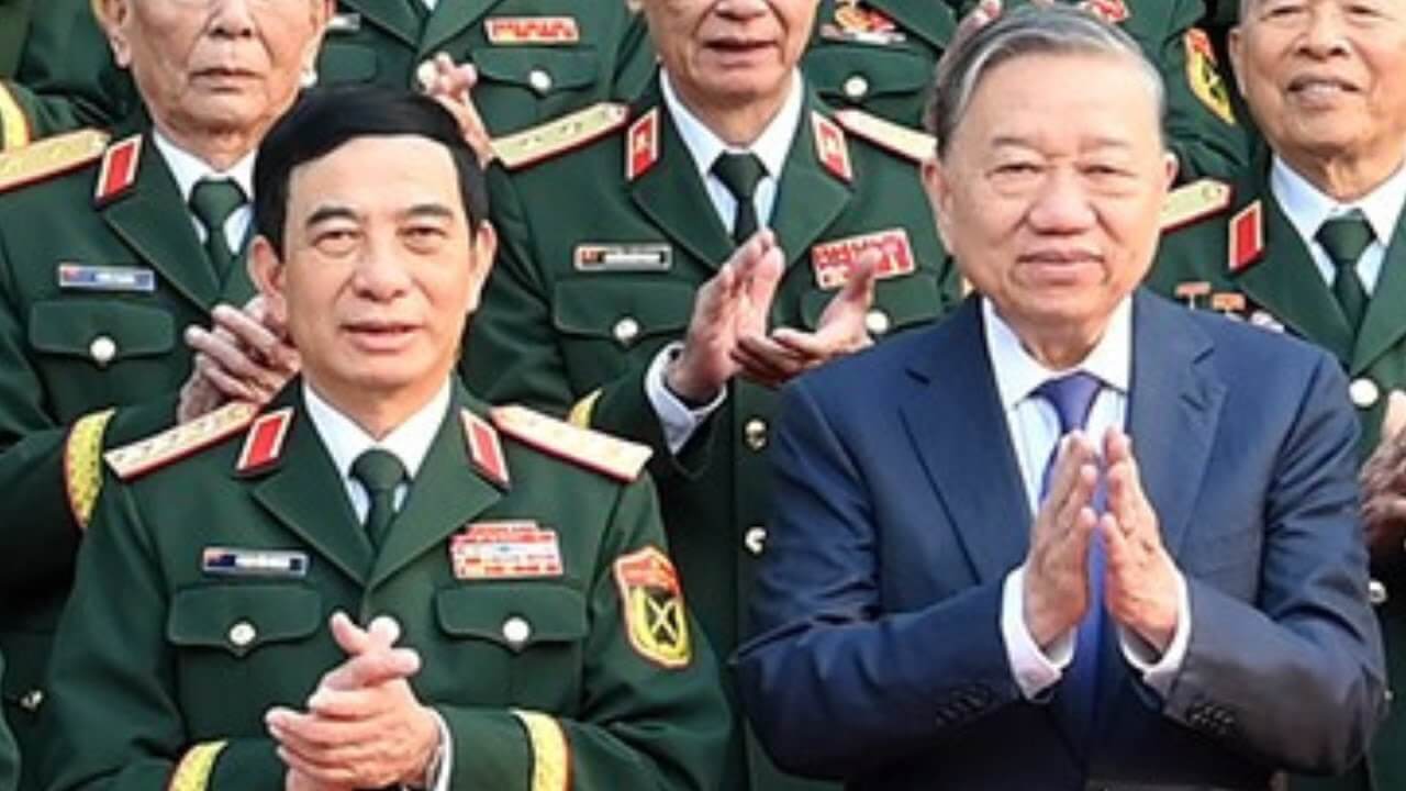 Để có chiếc ghế A1, TBT chấp nhận 3 nhượng bộ! Quân đội cười như nắc nẻ!