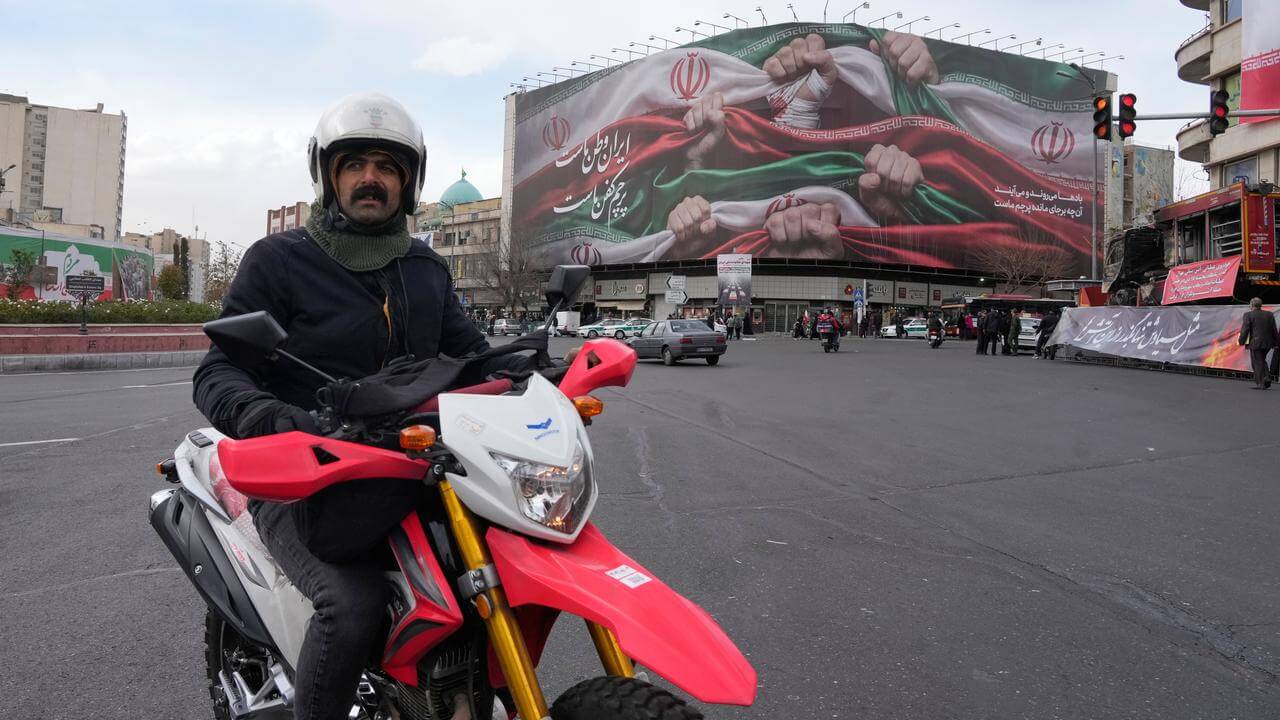 Tàn sát dân, chế độ giáo quyền Iran dừng tay vì bị Mỹ đe dọa | Vietnam Fraternité