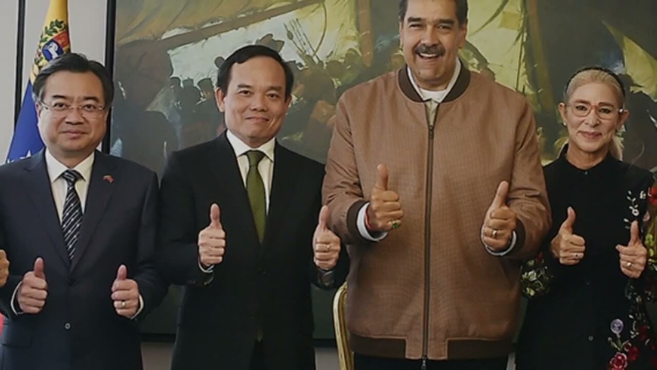 Ai đã chắc ghế Bộ Chính trị? Phân chia theo vùng miền như thế nào?