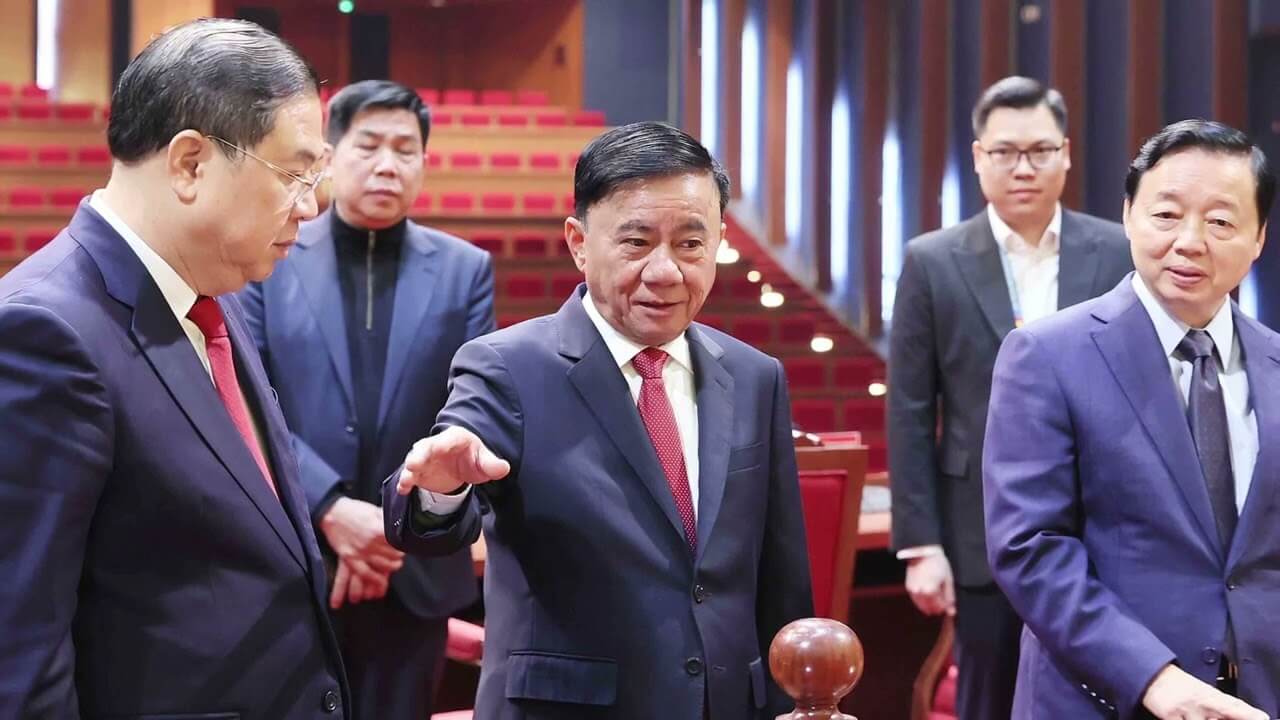 Quyết định khó khăn nhất là sửa đổi Điều lệ Đảng và Hiến pháp Việt Nam! Ô Tú ra tay!